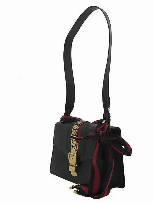 421882 shoulder bag