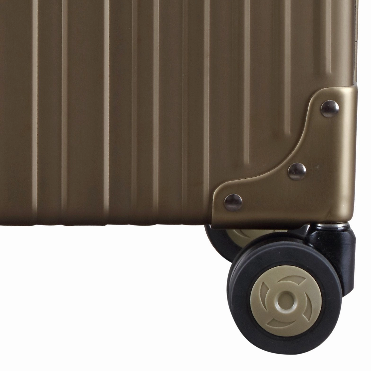 Aleon Classic 21" 4-Wheel Carry-On Luggage
