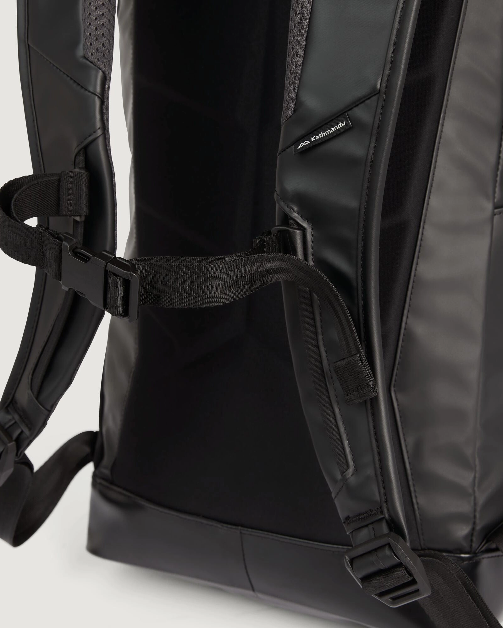 Amphi Backpack - 16L - Black Stingray