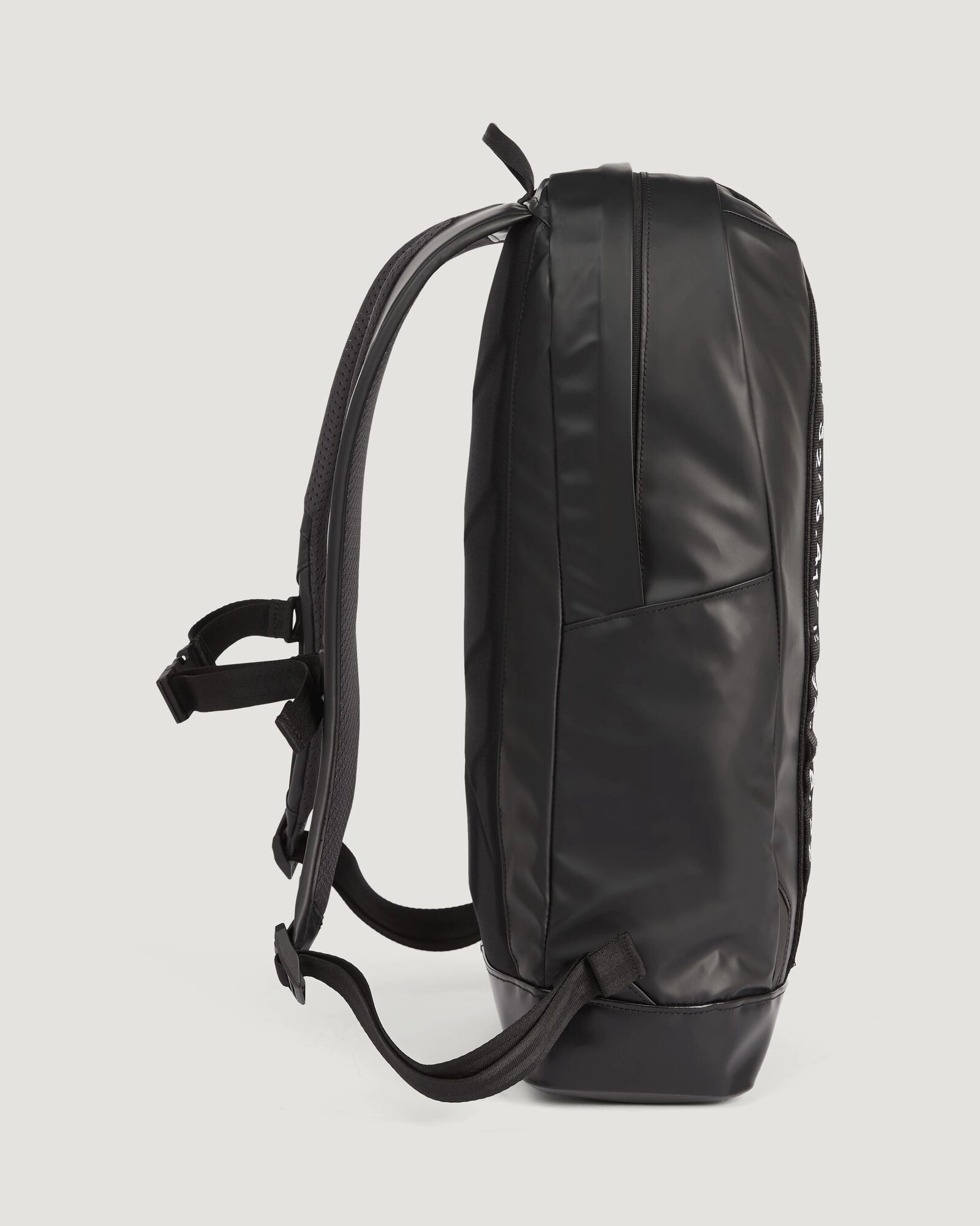Amphi Backpack - 16L - Black Stingray