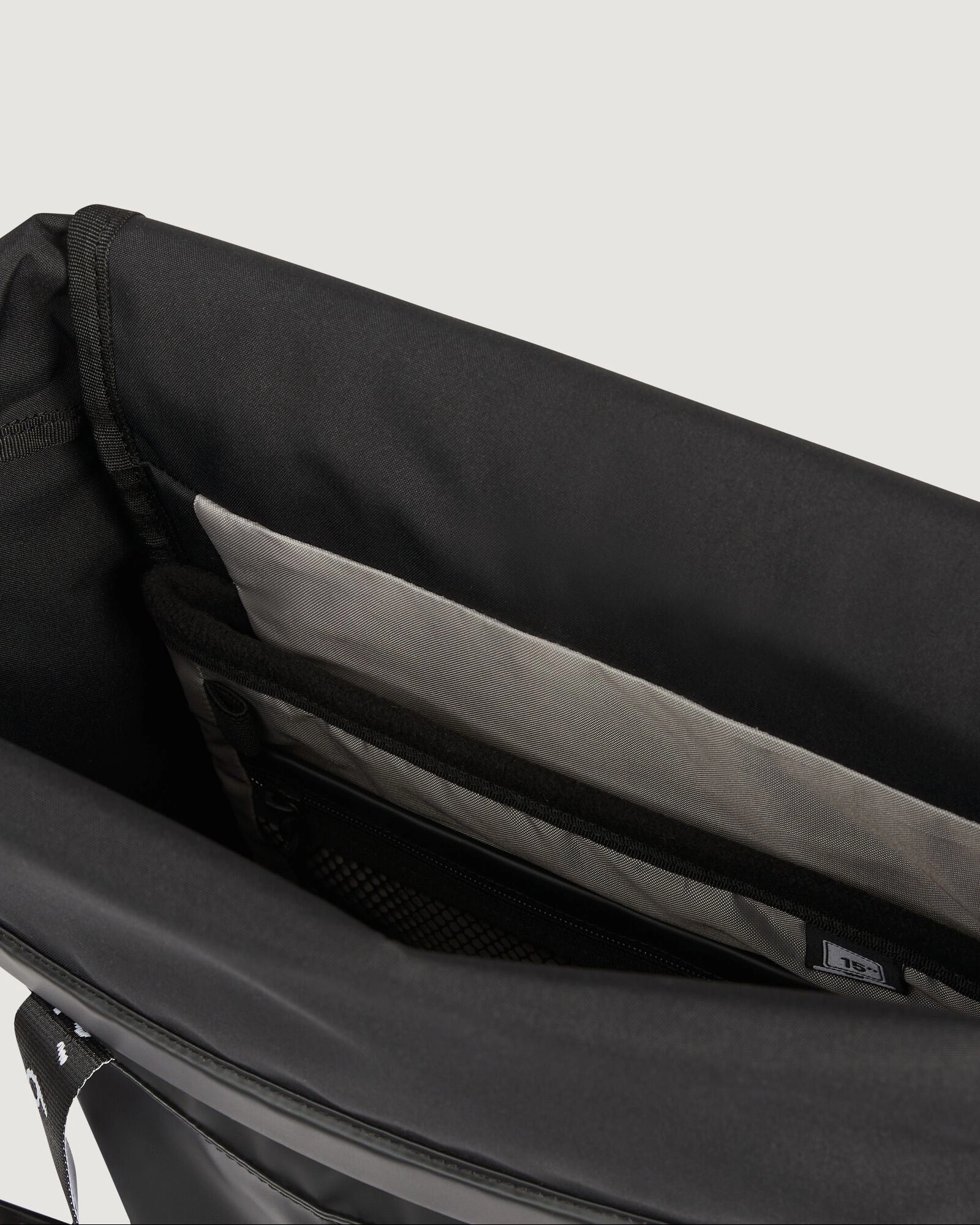 Amphi Roll Top - 18L - Black Stingray