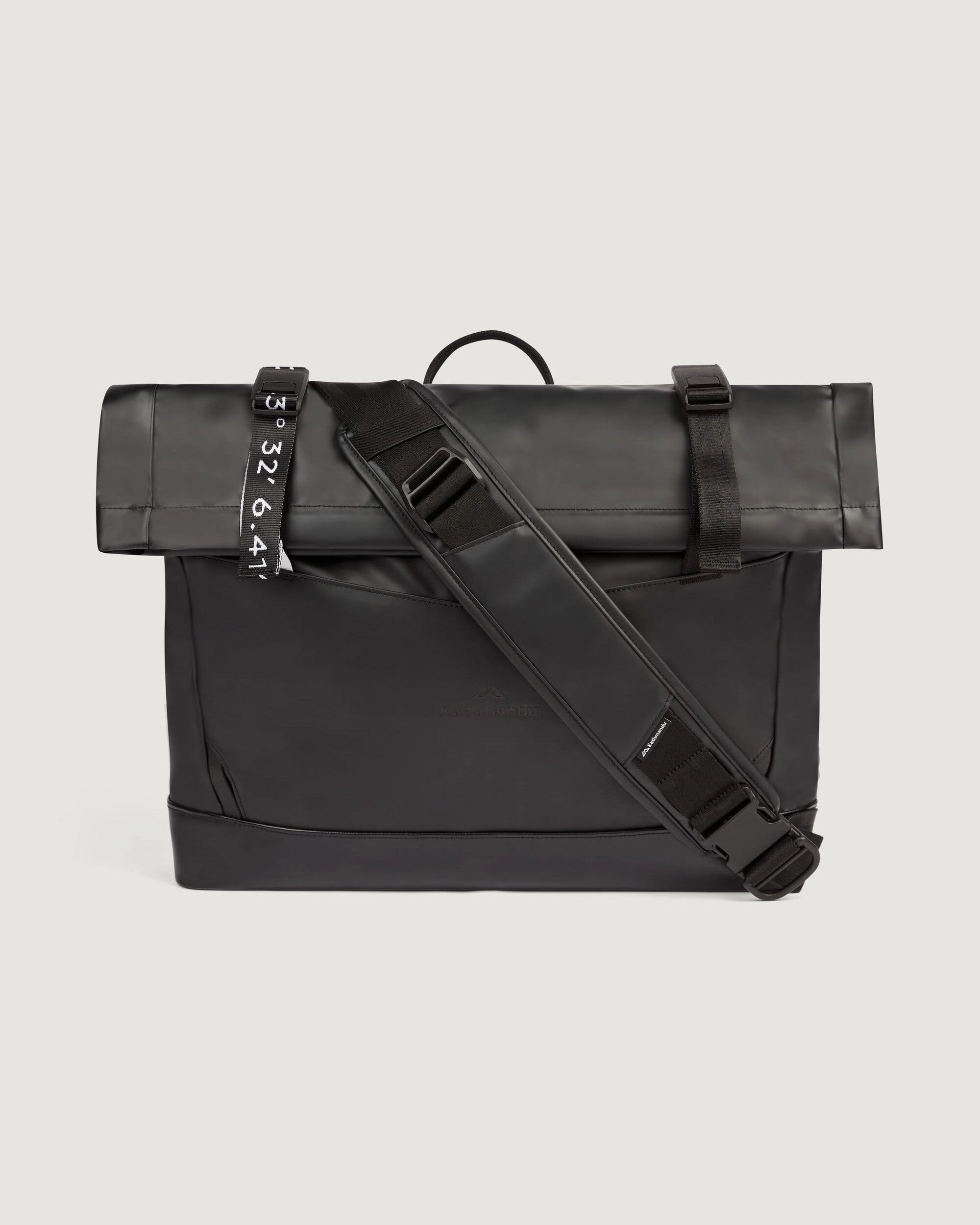 Amphi Roll Top Messenger Bag - 15L - Black Stingray