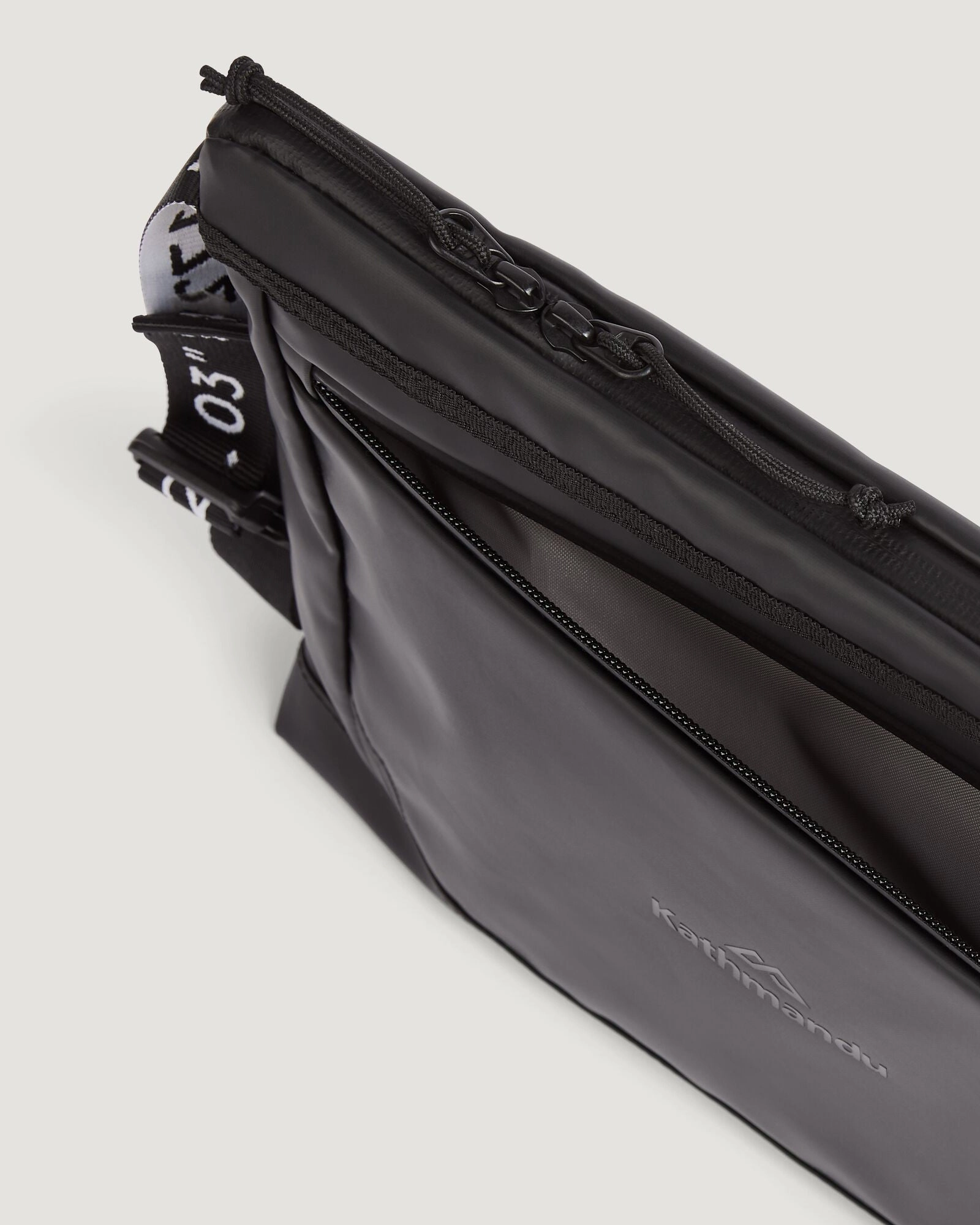 Amphi Shoulder Bag - Black Stingray