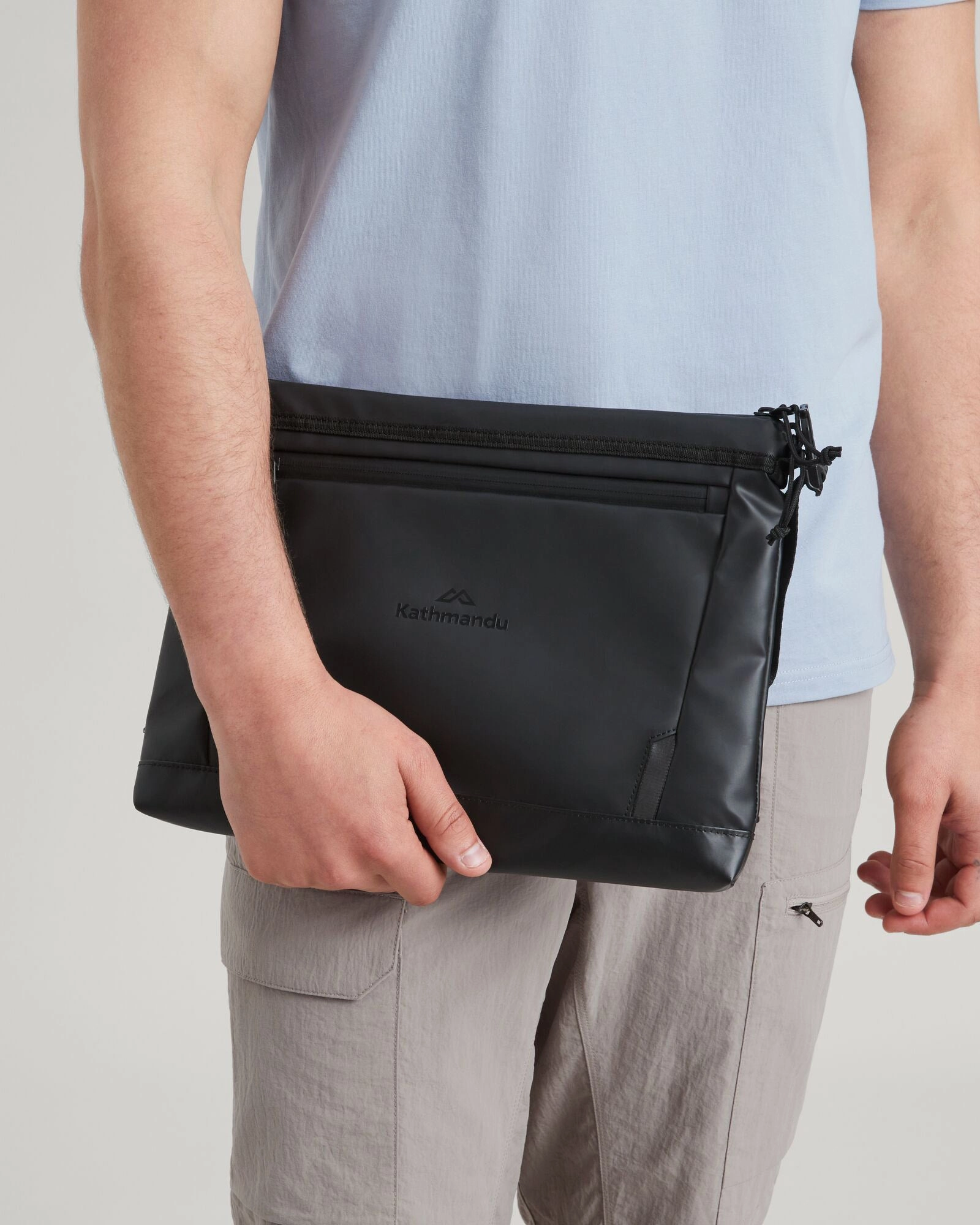 Amphi Shoulder Bag - Black Stingray