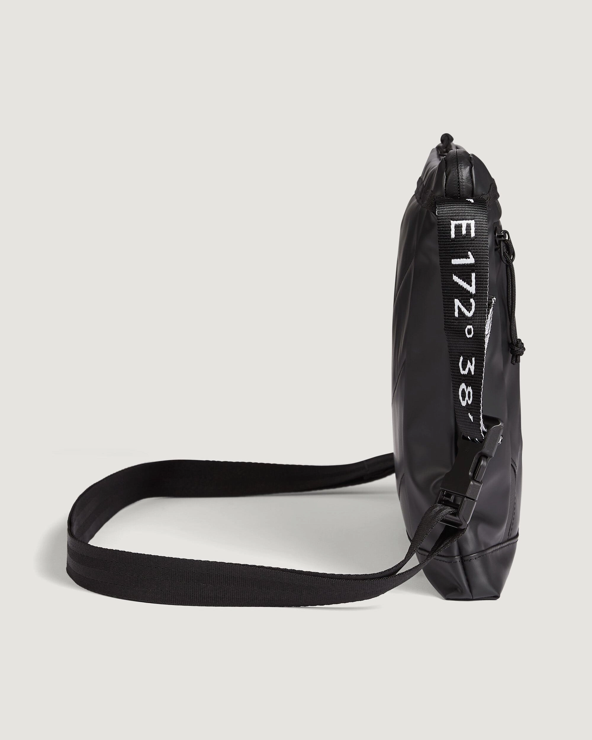 Amphi Shoulder Bag - Black Stingray