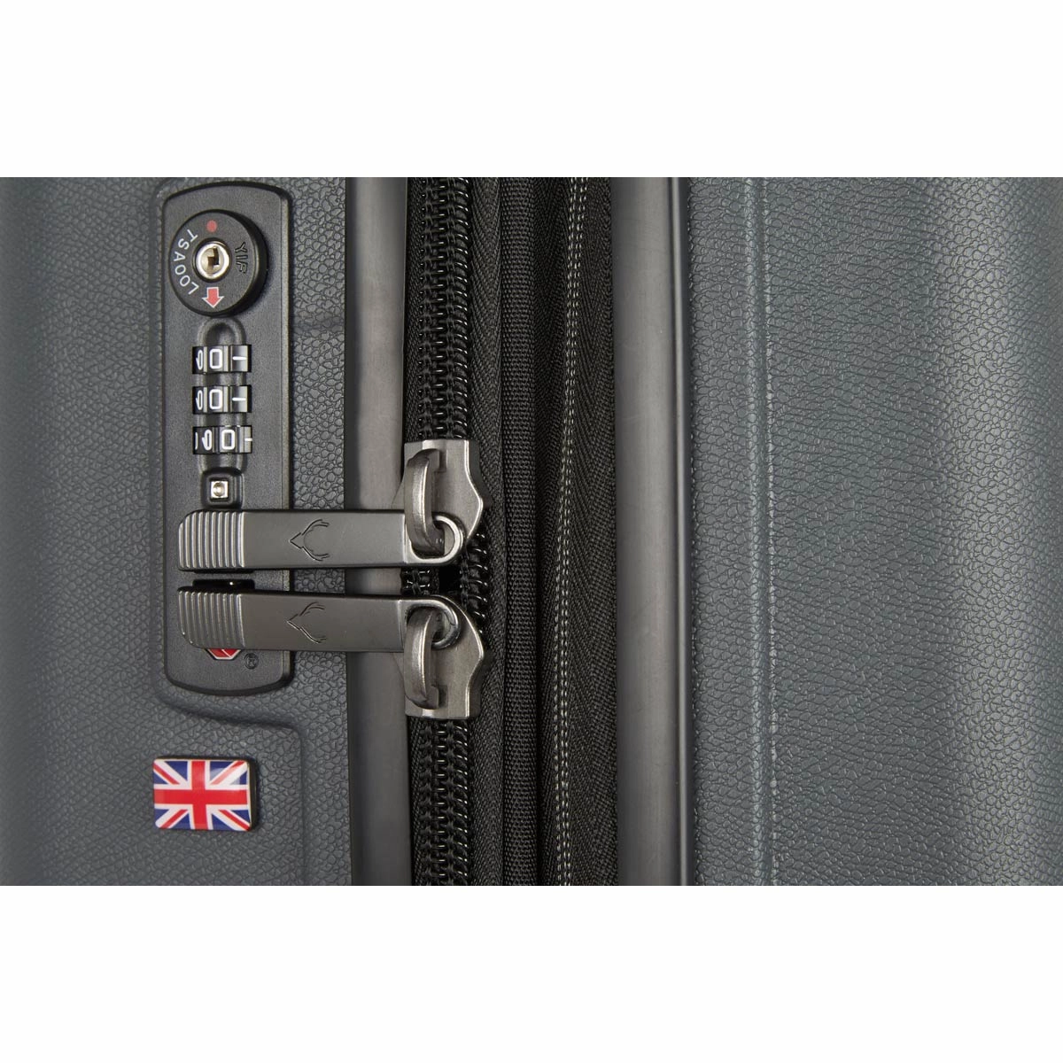 Antler Lightning Dlx 21In Carry On Spinner Suitcase