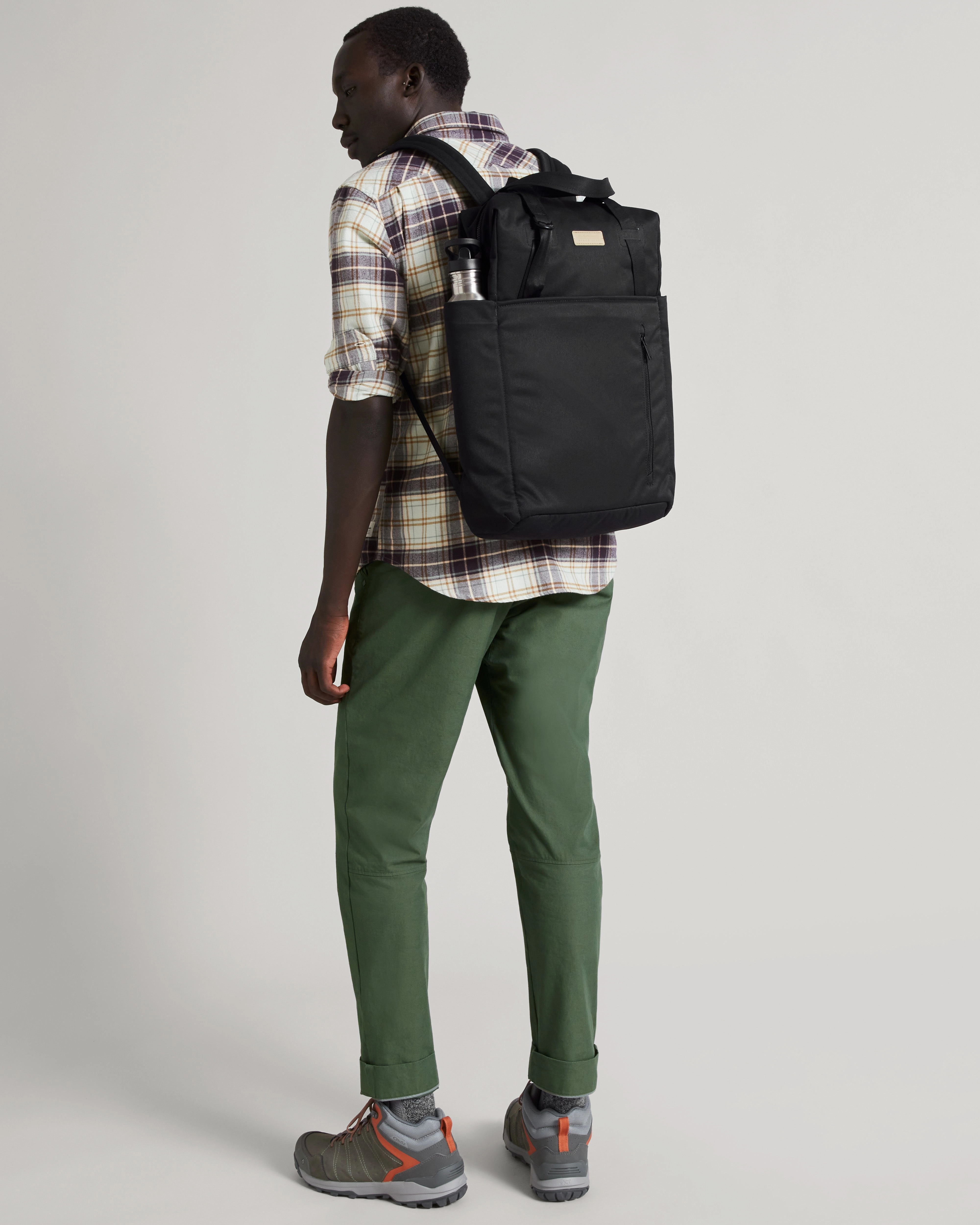 Apex Convertible Tote - 20 L - Black