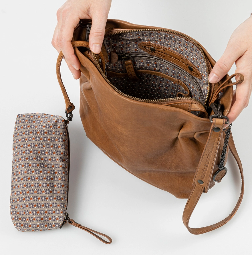 Aunts & Uncles Coffee Klatsch Robin Handbag