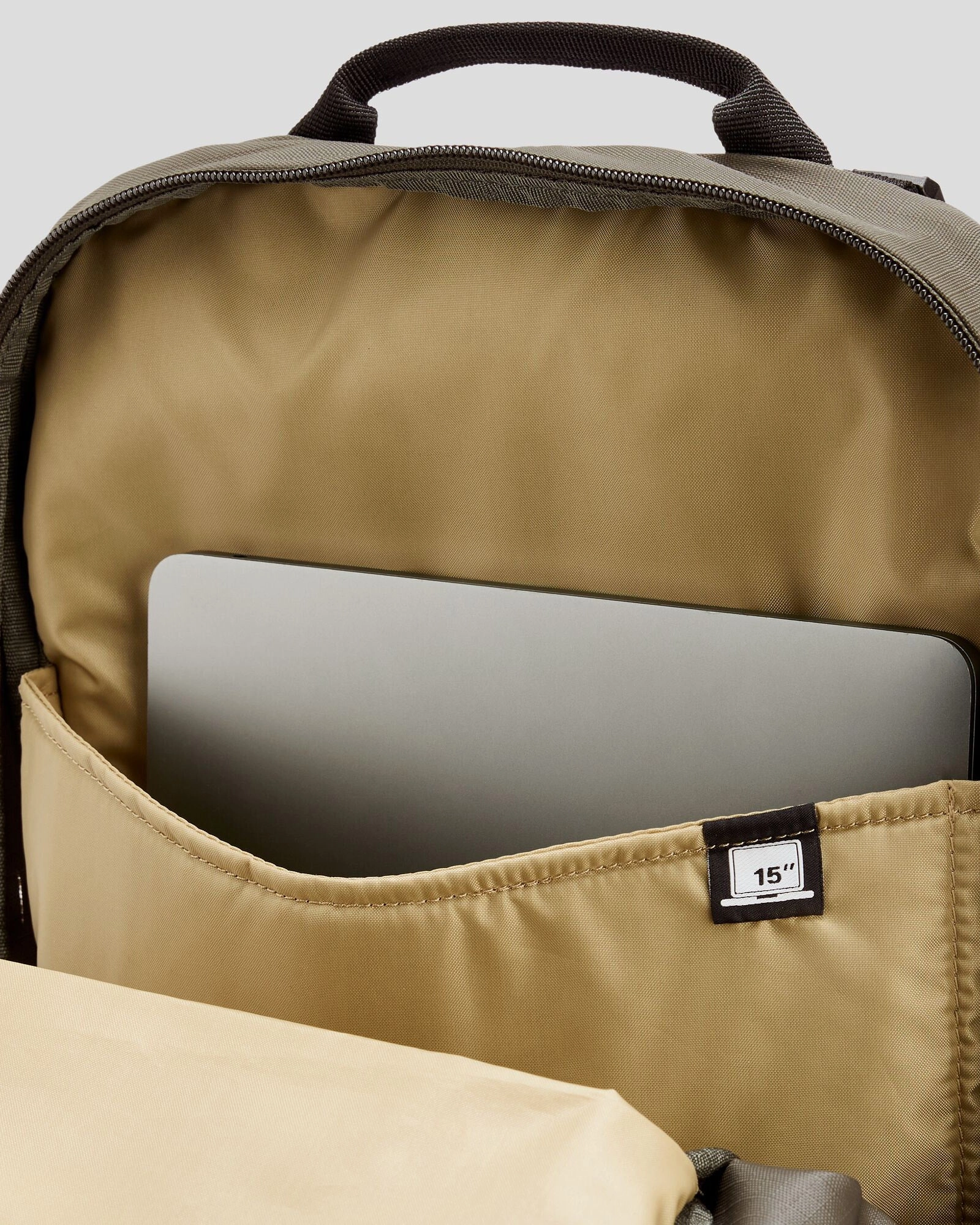 Axon Escape Backpack - 28L - Dark Moss