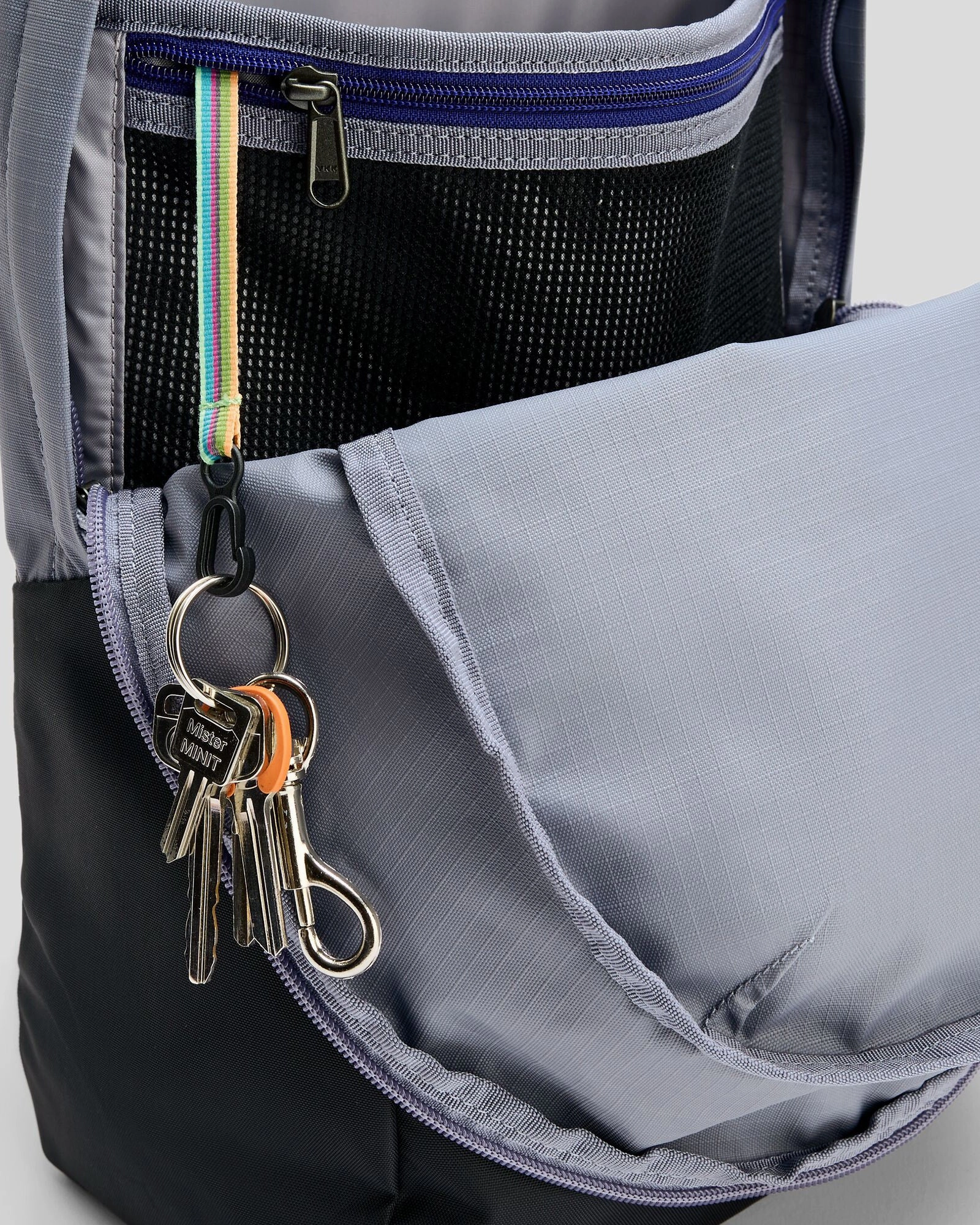 Axon Everyday Backpack - 18L - Dark Haze/Stingray Black
