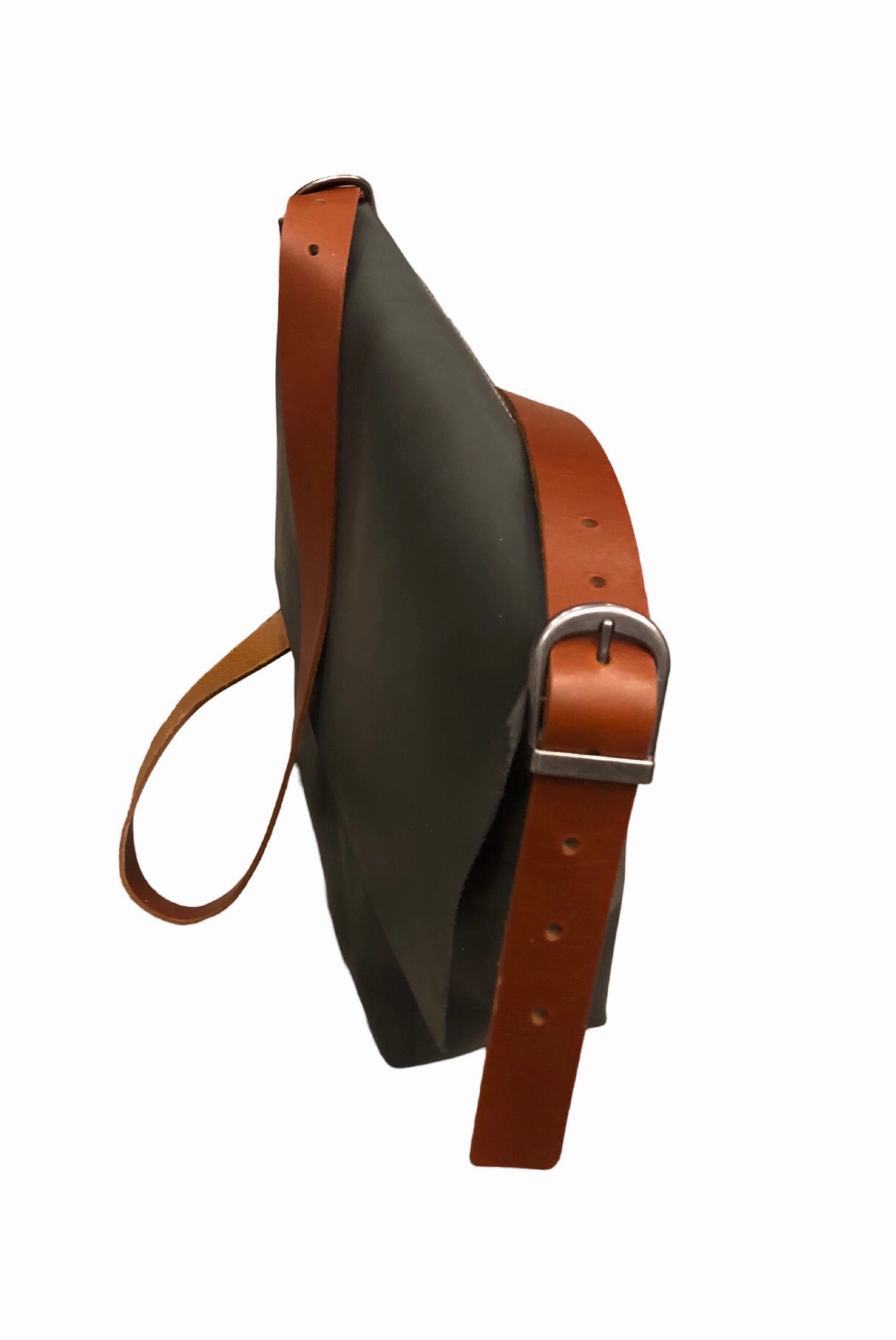 B51 crossbody