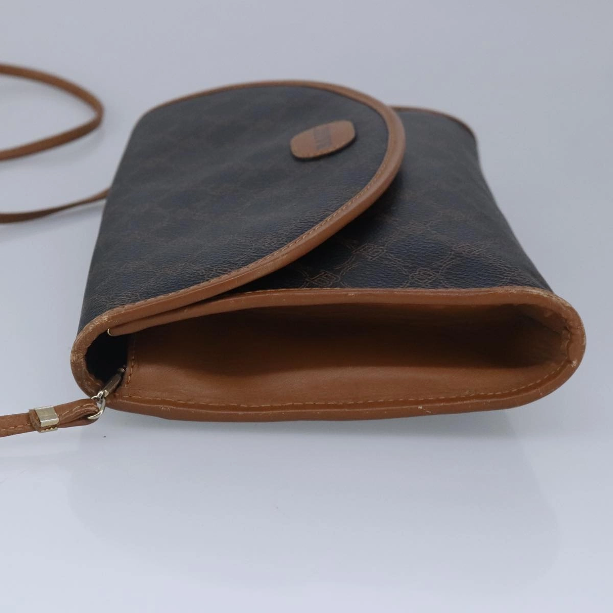 Bally  Leather Shoulder Bag (Pre-Owned)