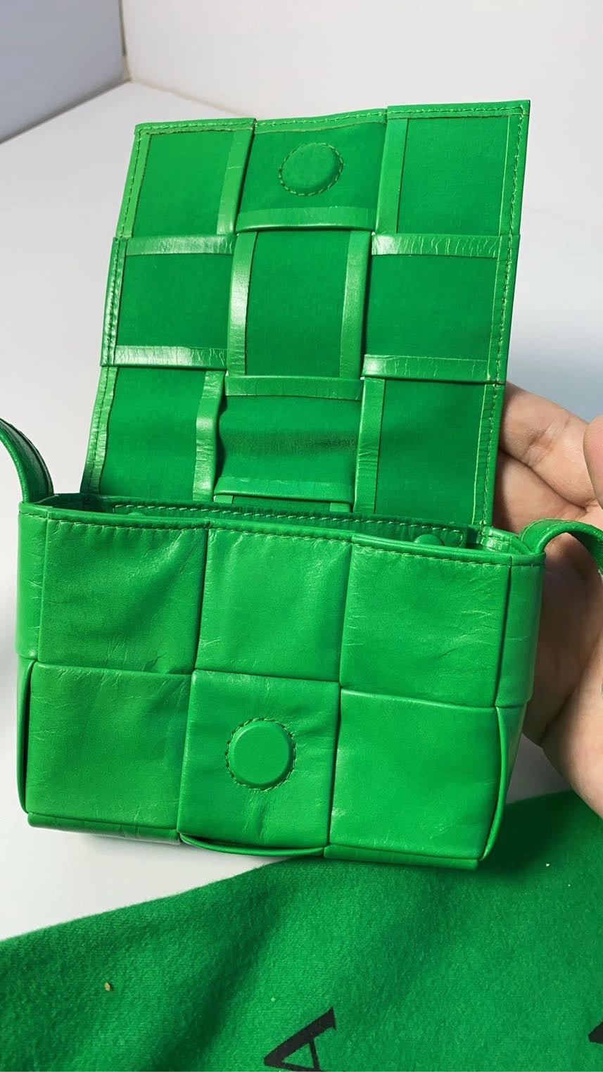 Bottega Veneta Cassette Bag Green Leather Shoulder Bag - Preloved
