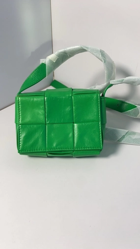 Bottega Veneta Cassette Bag Green Leather Shoulder Bag - Preloved