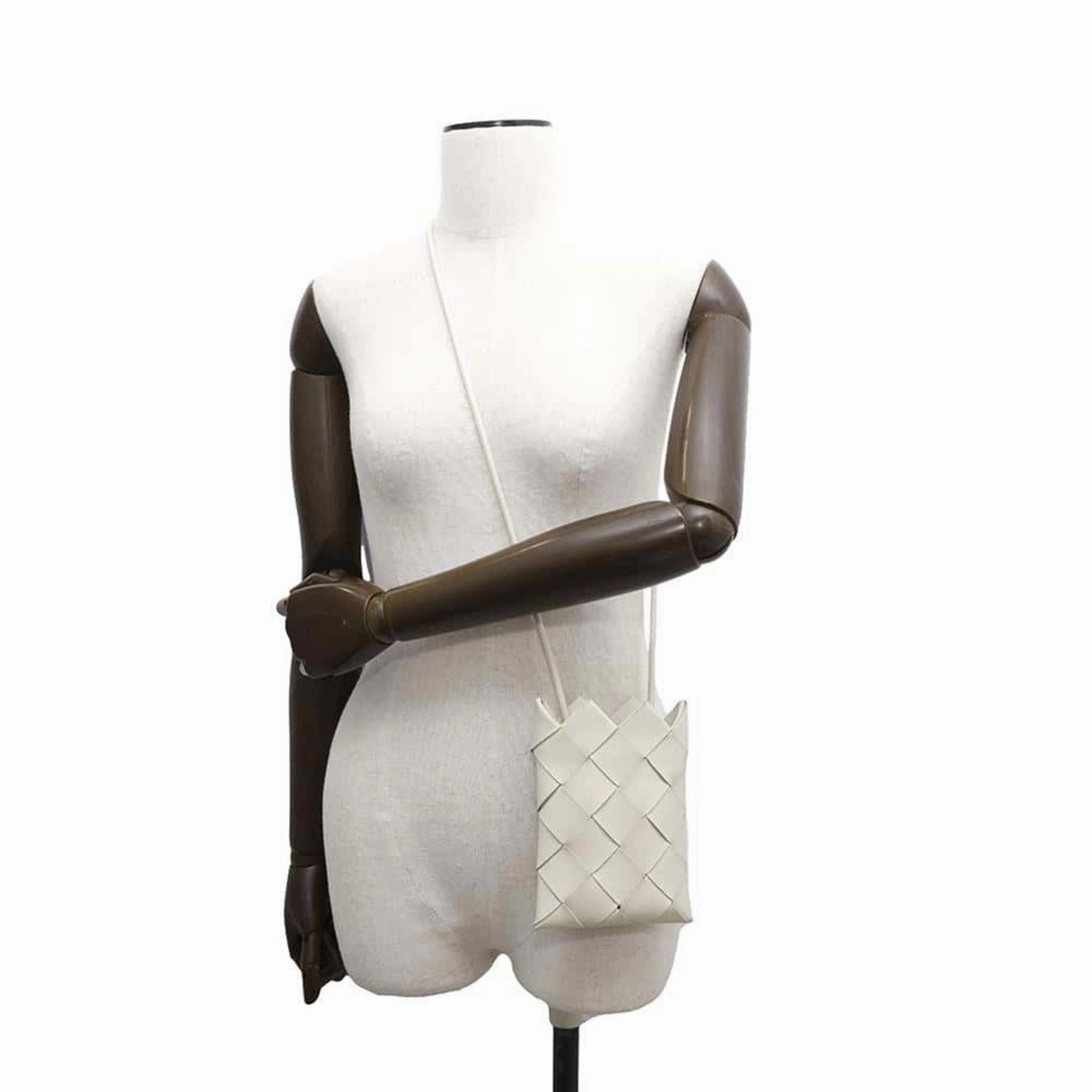 Bottega Veneta Intrecciato Intrecciato Pochette Shoulder Bag (Pre-Owned)