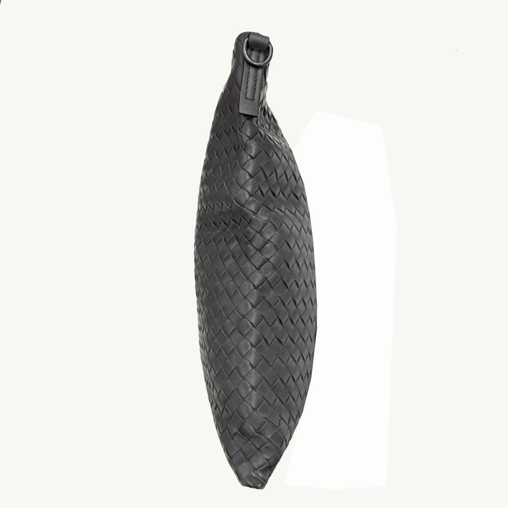 Bottega Veneta Leather Shoulder Bag (Pre-Owned)