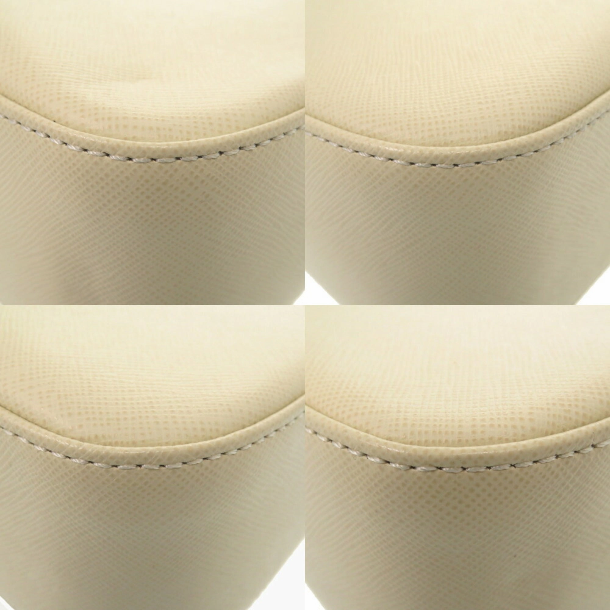 Burberry  Leather Shoulder Bag (Pre-Owned)