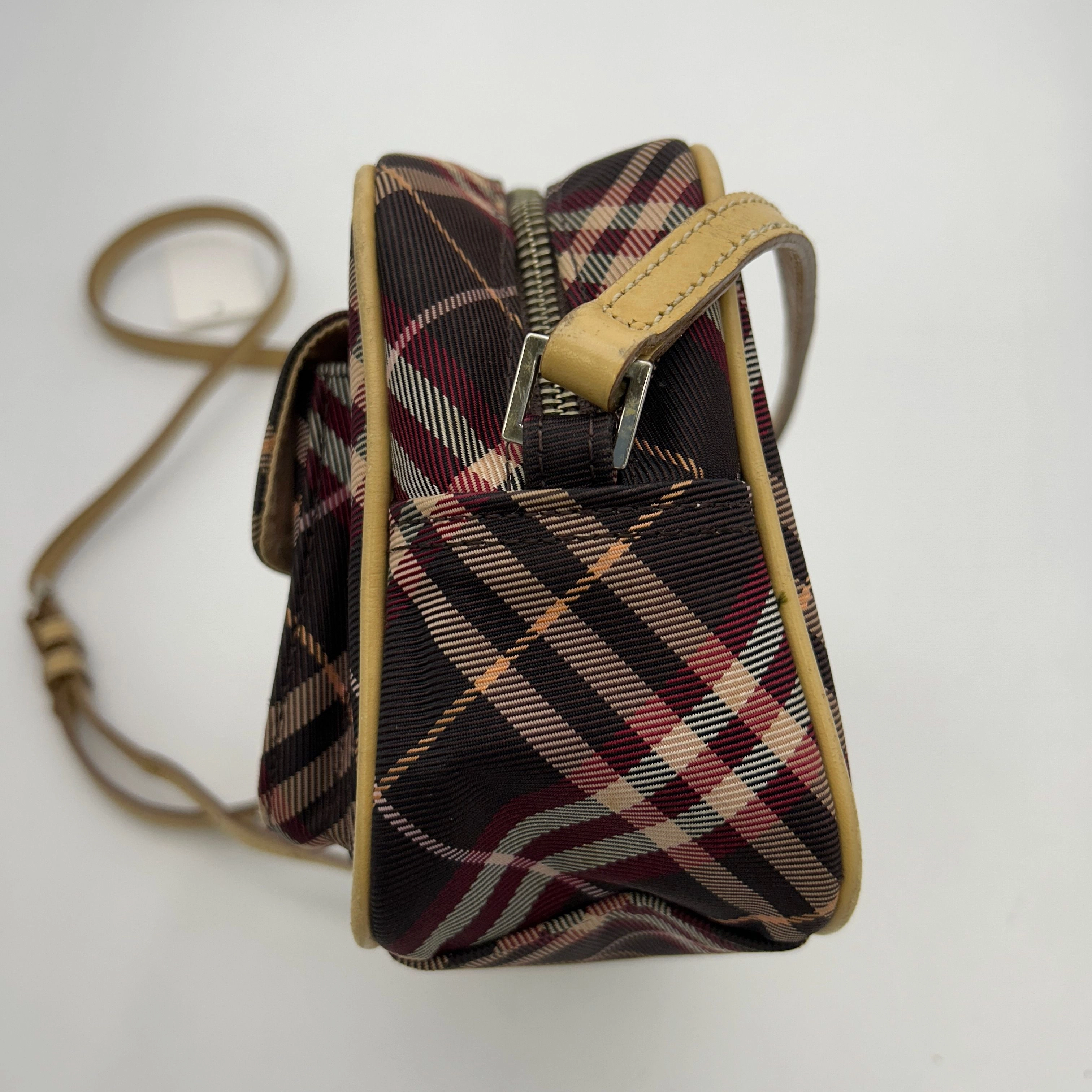 BURBERRY Nova Check Blue Label Shoulder Bag Nylon Red bb6612gd