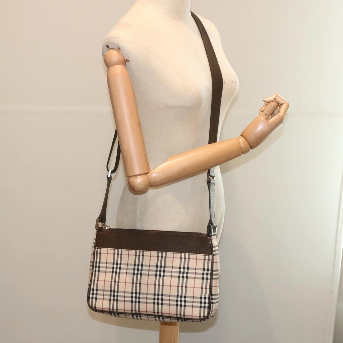 Burberry Nova Check  Canvas Shoulder Bag (Pre-Owned)