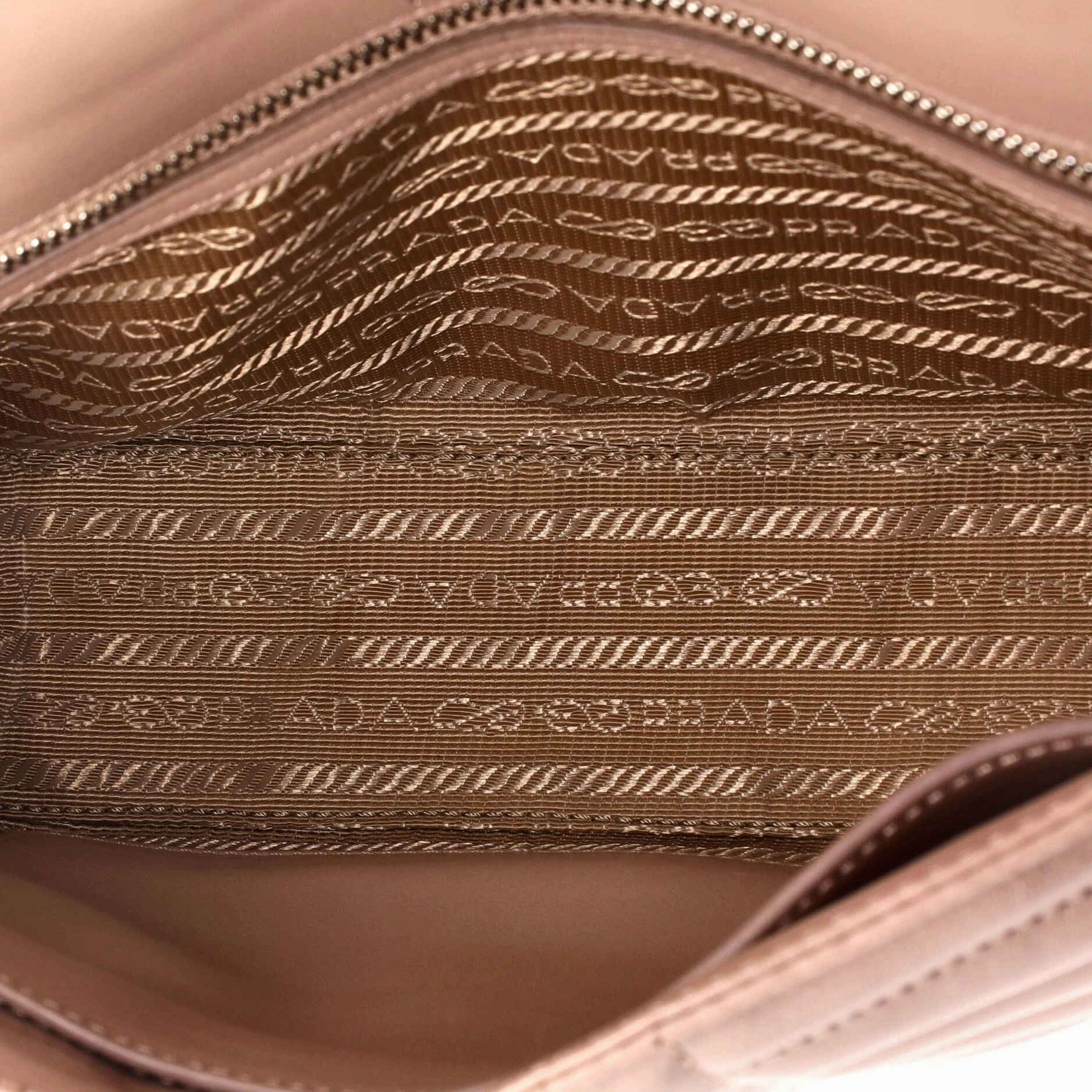 Chain Flap Shoulder Bag Diagramme Quilted Leather Medium