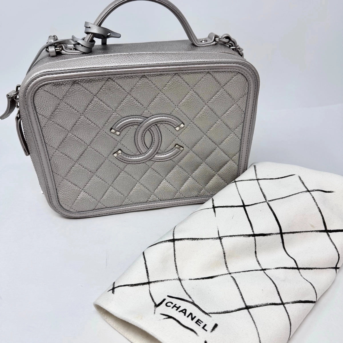 Chanel 2016-2017 Medium Filigree Vanity Case