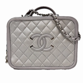 Chanel 2016-2017 Medium Filigree Vanity Case