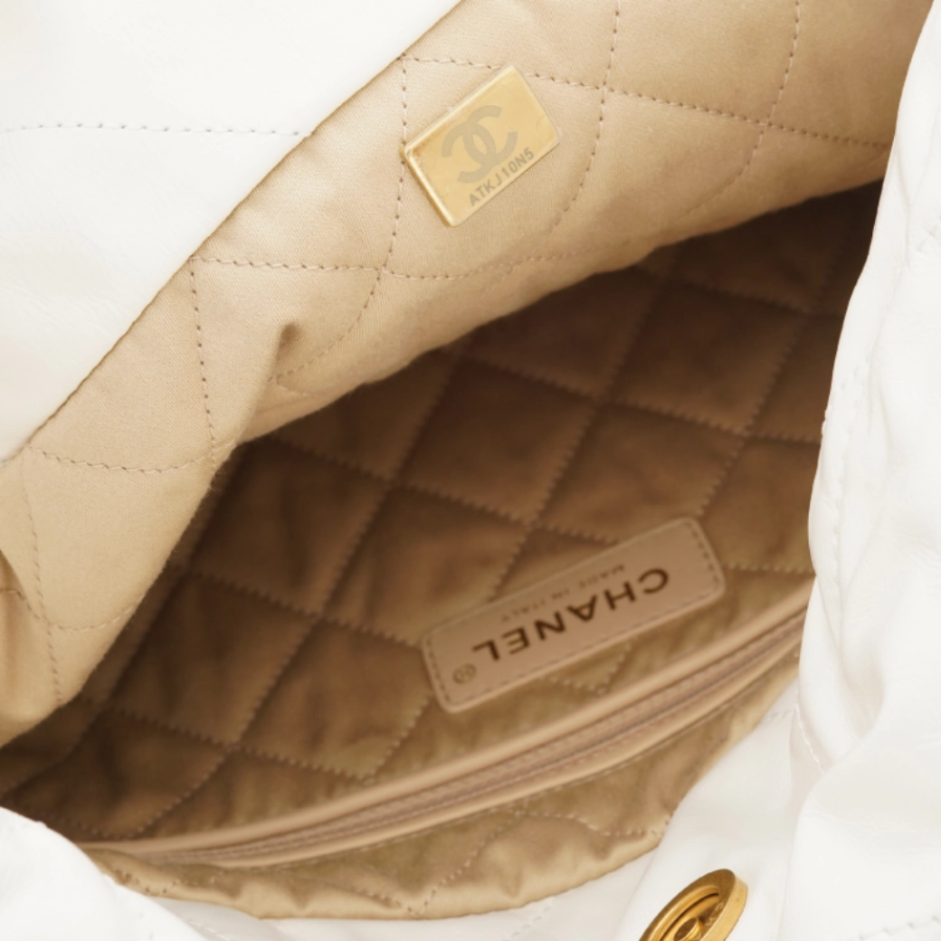 Chanel 22 Shoulder bag Black Logo