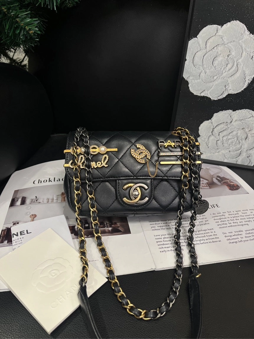 Chanel 22C Black Gold Badge Crossbody Bag Medium