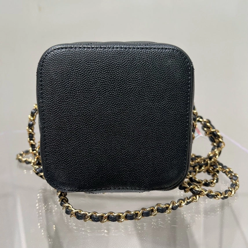 Chanel 22k Vanity Case in Black Leather with Gold Hardware - Crossbody Bag