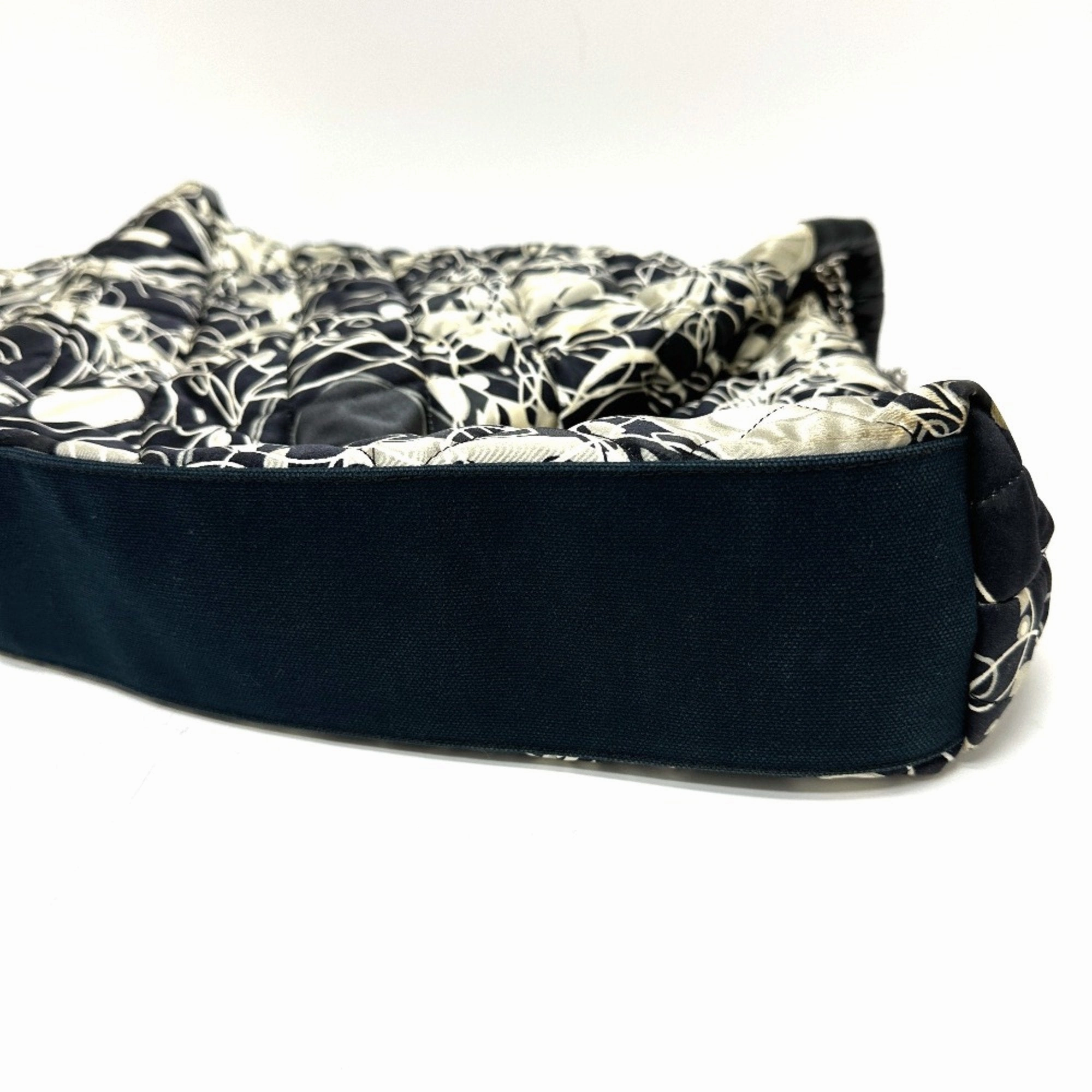 Chanel Cabas Synthetic Shoulder Bag (Pre-Owned)
