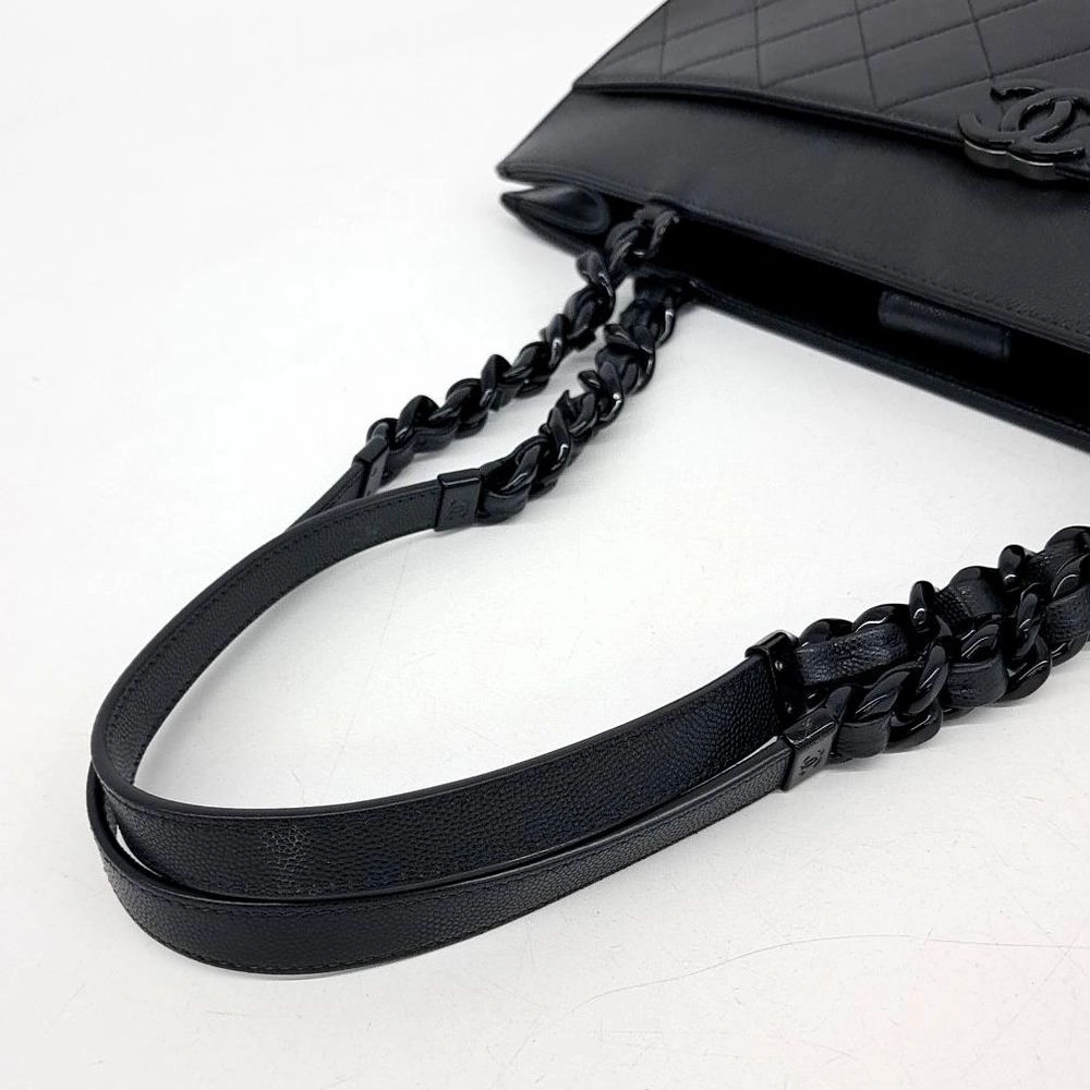 Chanel Caviar Shoulder Bag (7924025)