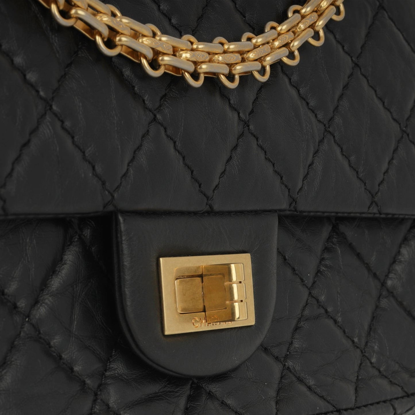 Chanel Chanel - 2.55 Reissue Flap Bag - 225 - Black Aged Lambskin GHW - Pre-Loved