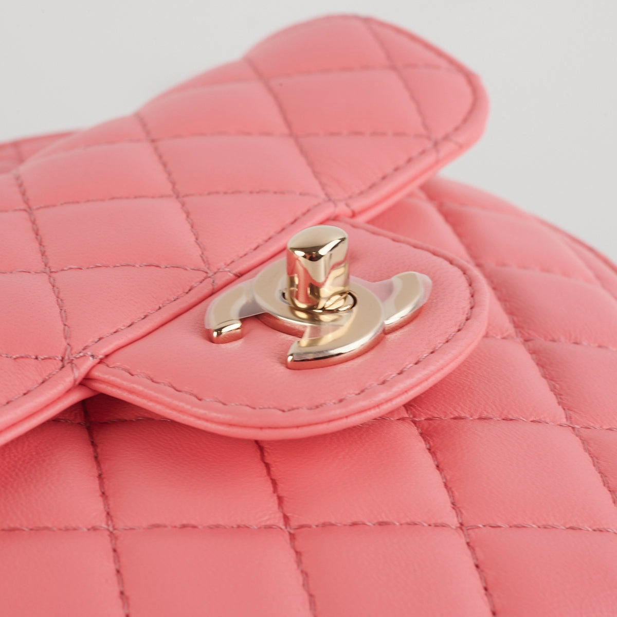 Chanel Heart Bag Large Lambskin Pink (Microchipped)