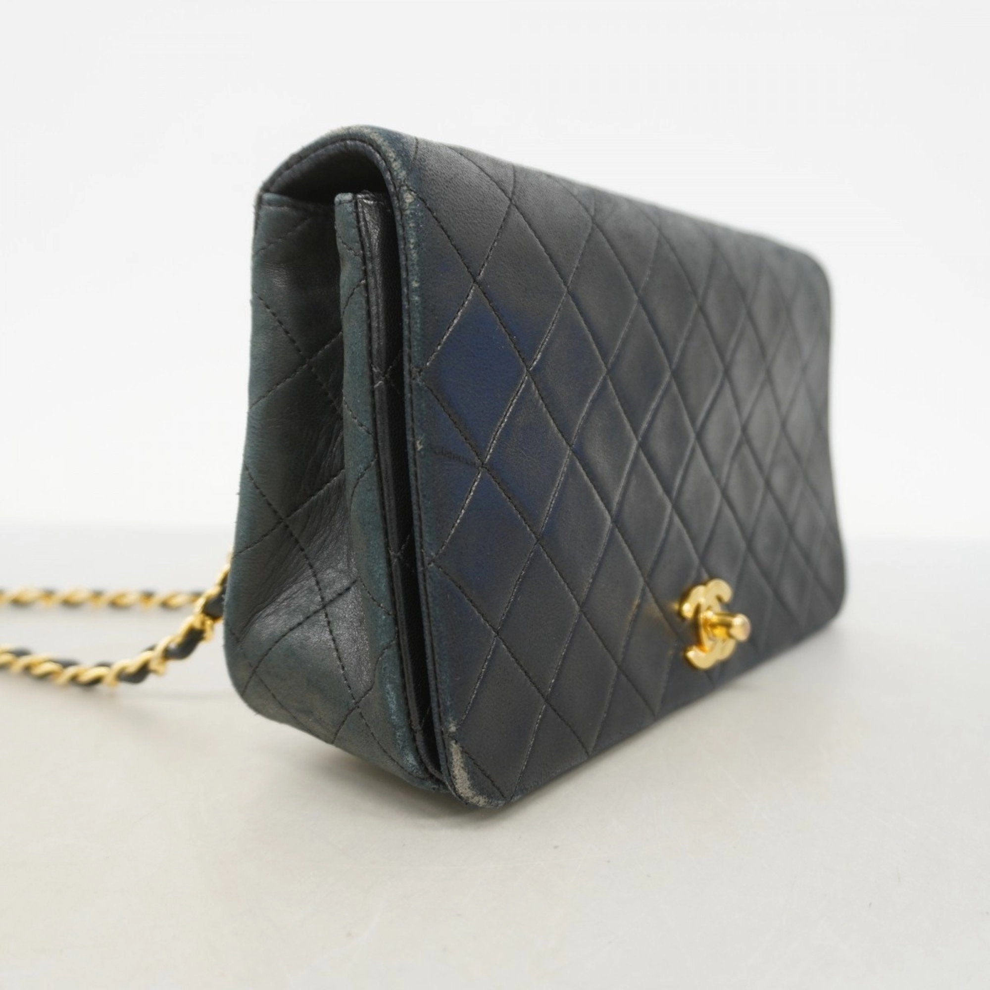 Chanel Leather Shoulder Bag (Pre-Owned)