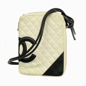 Chanel  Leather Shoulder Bag (Pre-Owned)