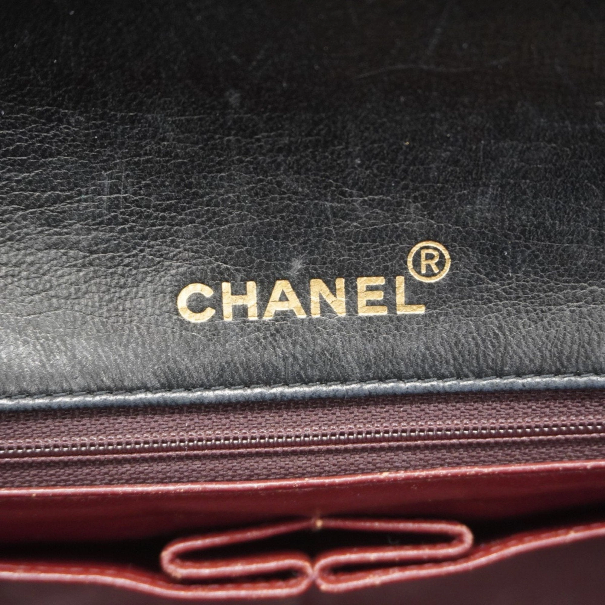 Chanel Leather Shoulder Bag (Pre-Owned)