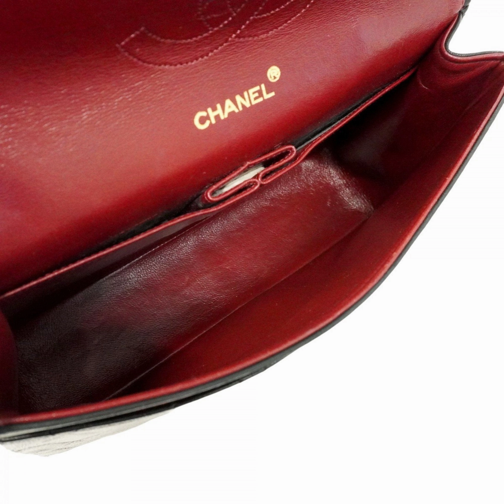 Chanel Leather Shoulder Bag (Pre-Owned)
