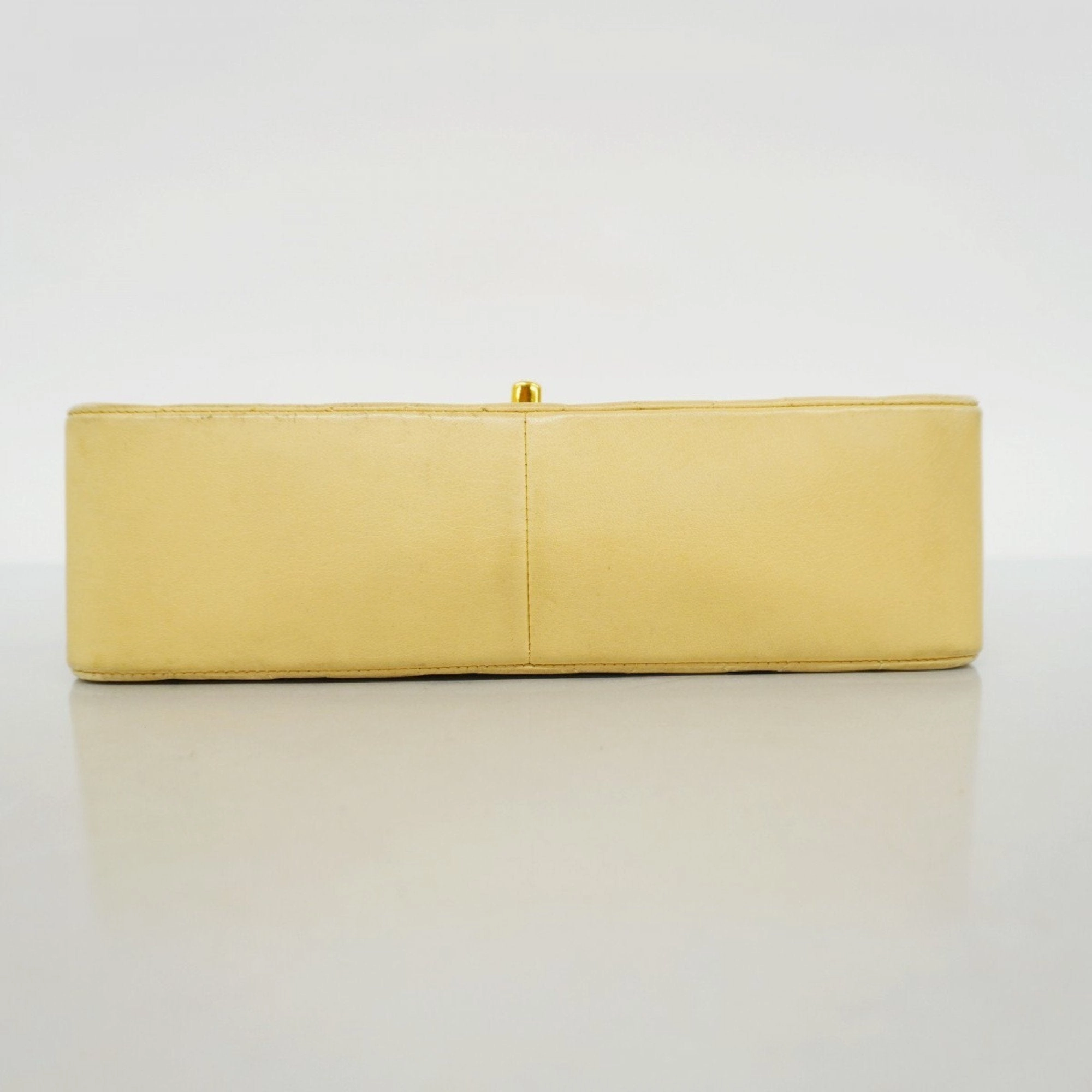 Chanel Leather Shoulder Bag (Pre-Owned)