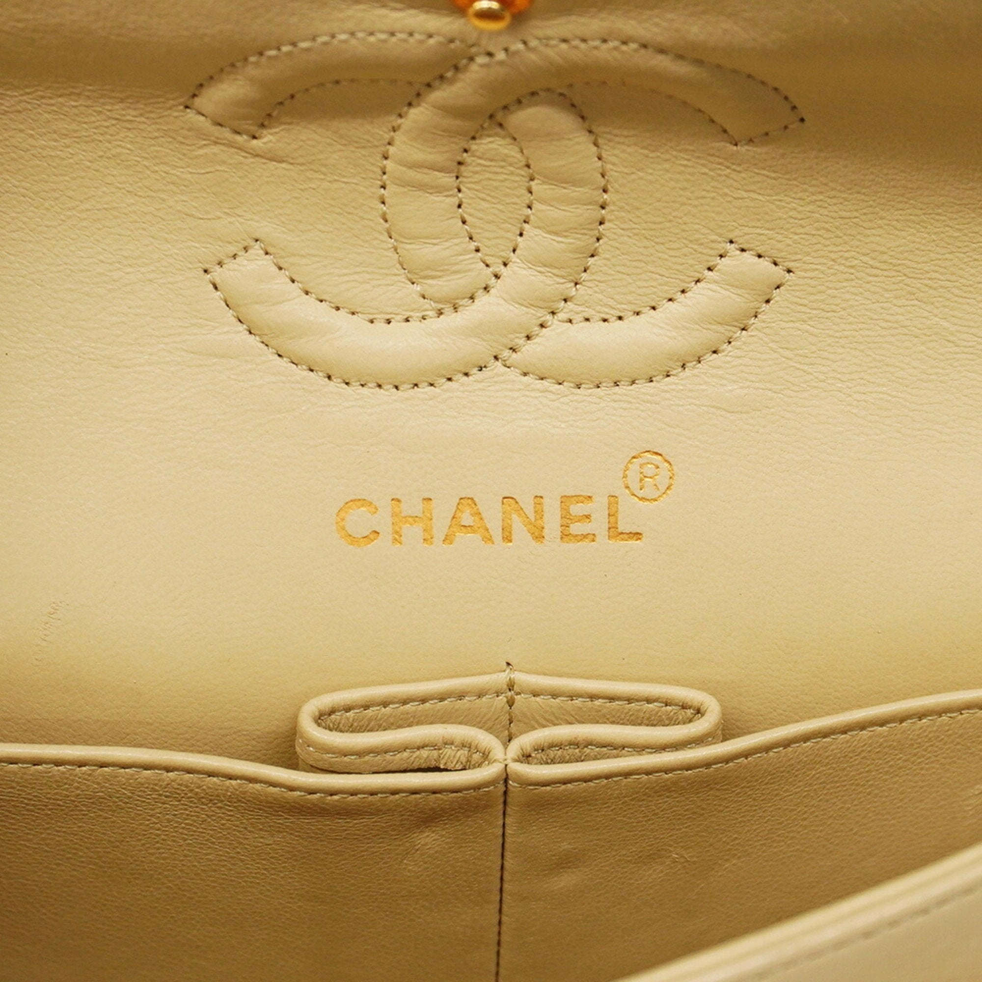Chanel Leather Shoulder Bag (Pre-Owned)