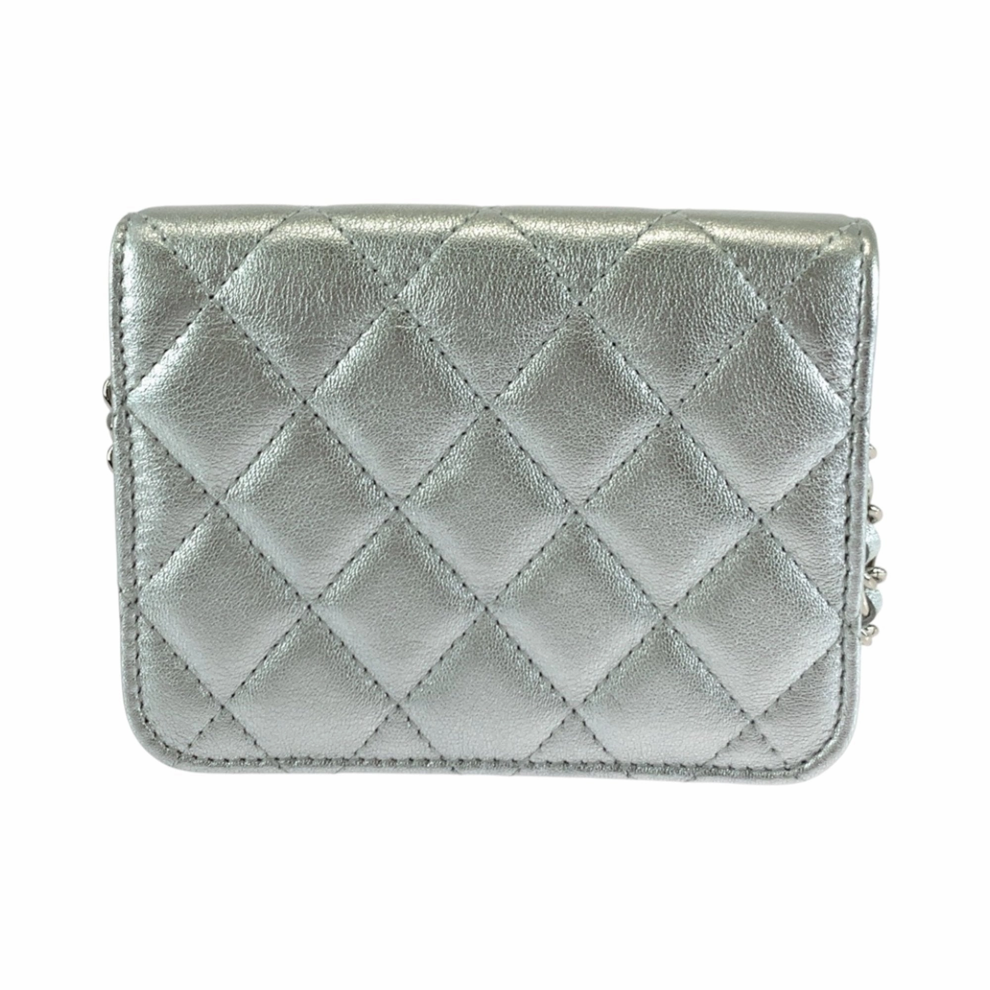 Chanel Leather Shoulder Bag (Pre-Owned)