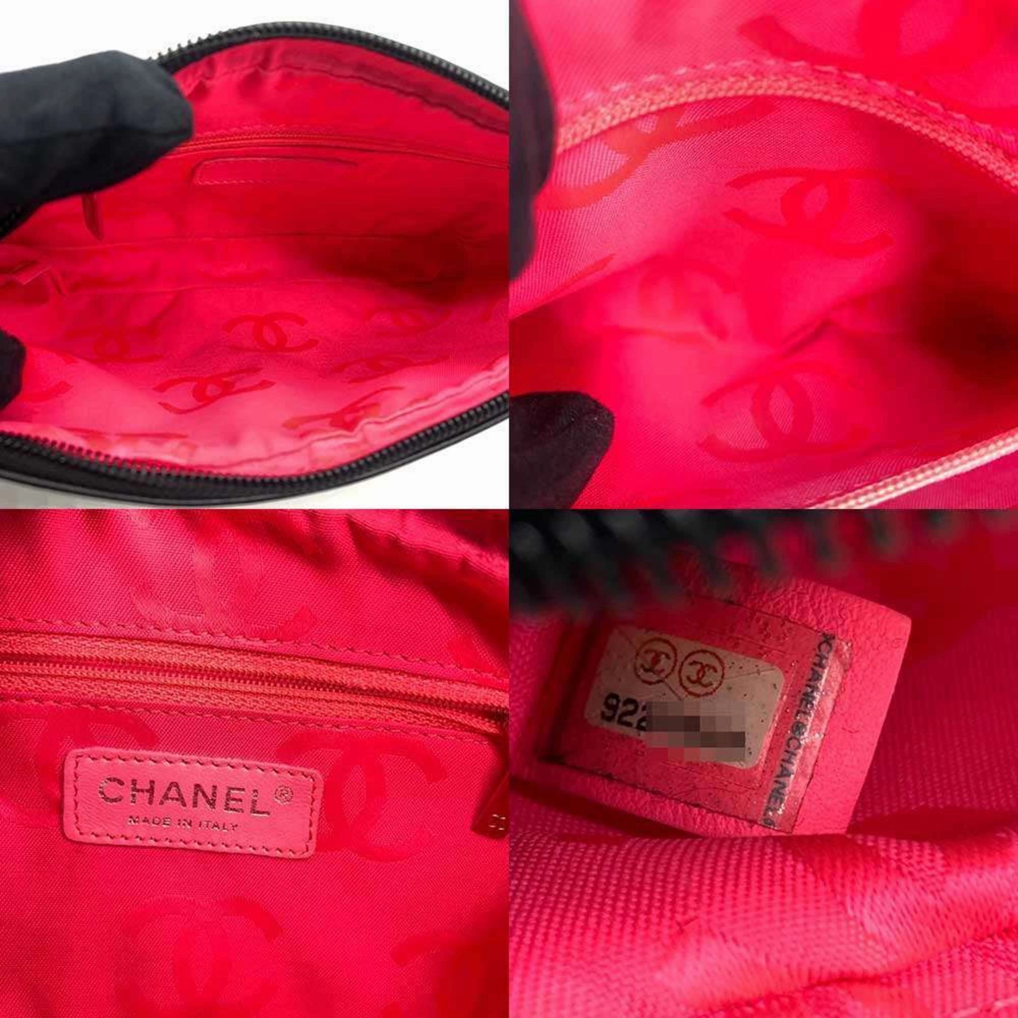 Chanel  Leather Shoulder Bag (Pre-Owned)