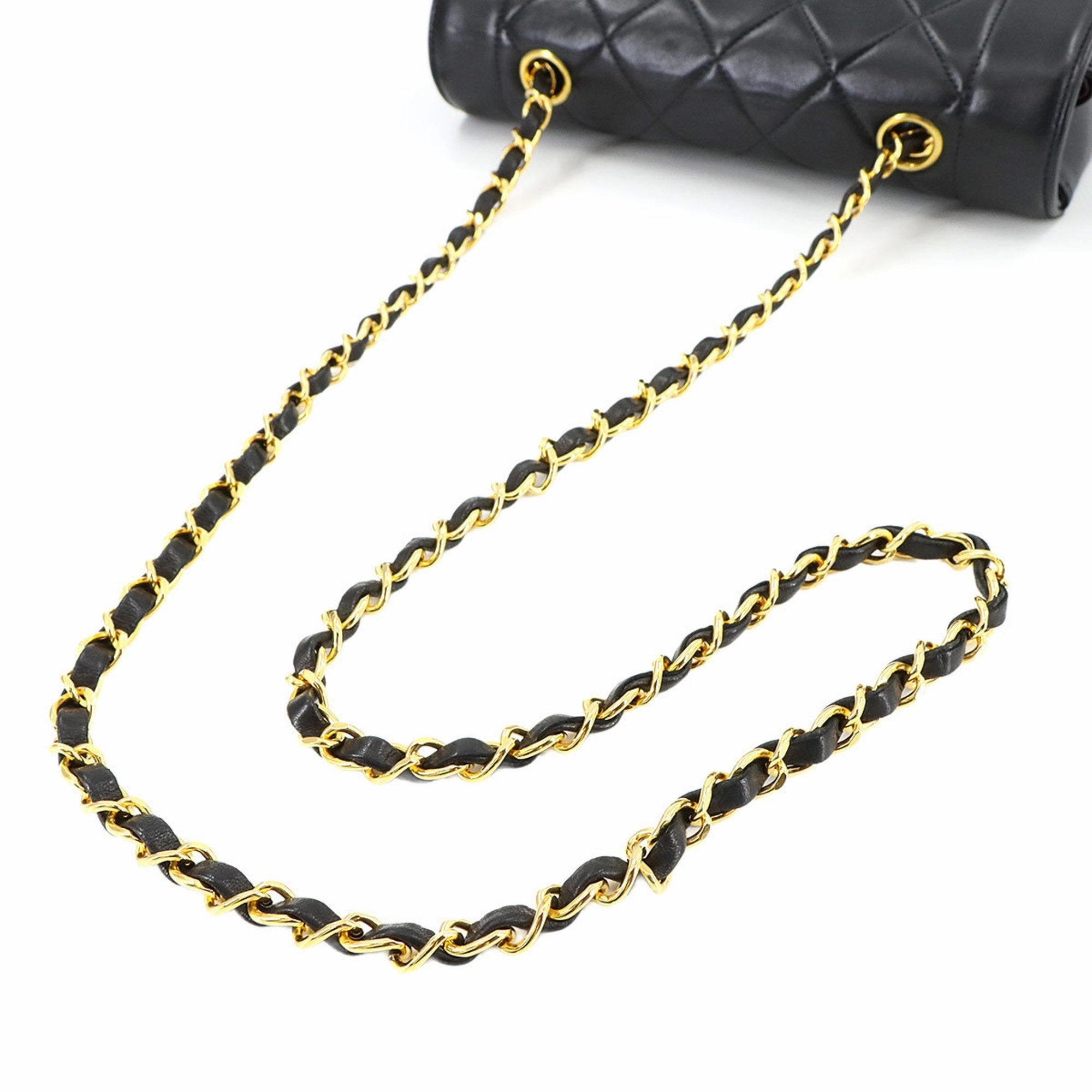 Chanel Leather Shoulder Bag (Pre-Owned)