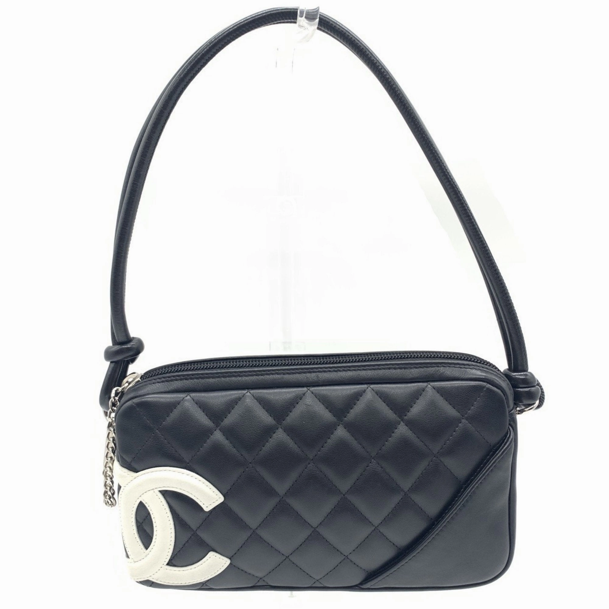 Chanel  Leather Shoulder Bag (Pre-Owned)