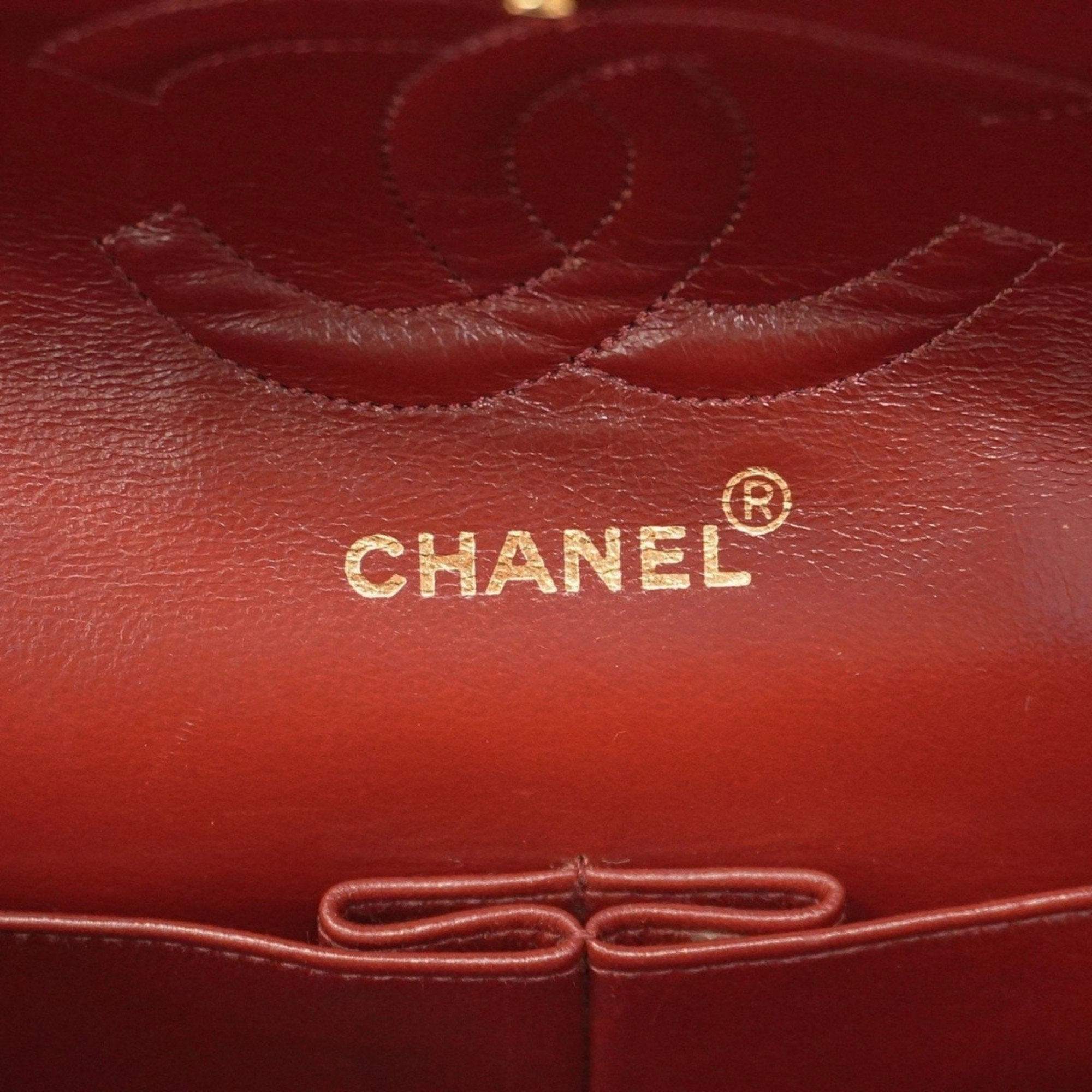 Chanel Leather Shoulder Bag (Pre-Owned)