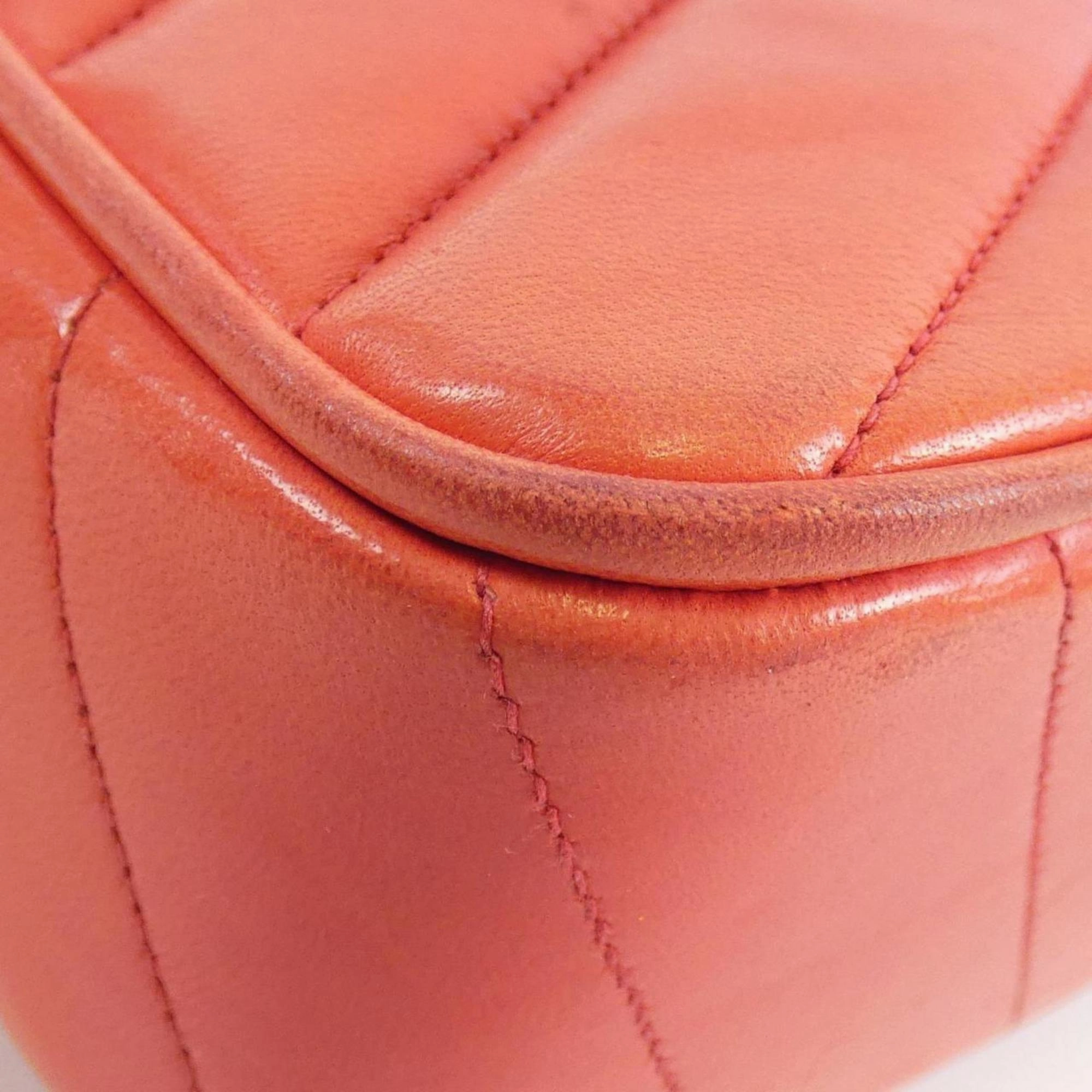 Chanel Leather Shoulder Bag (Pre-Owned)