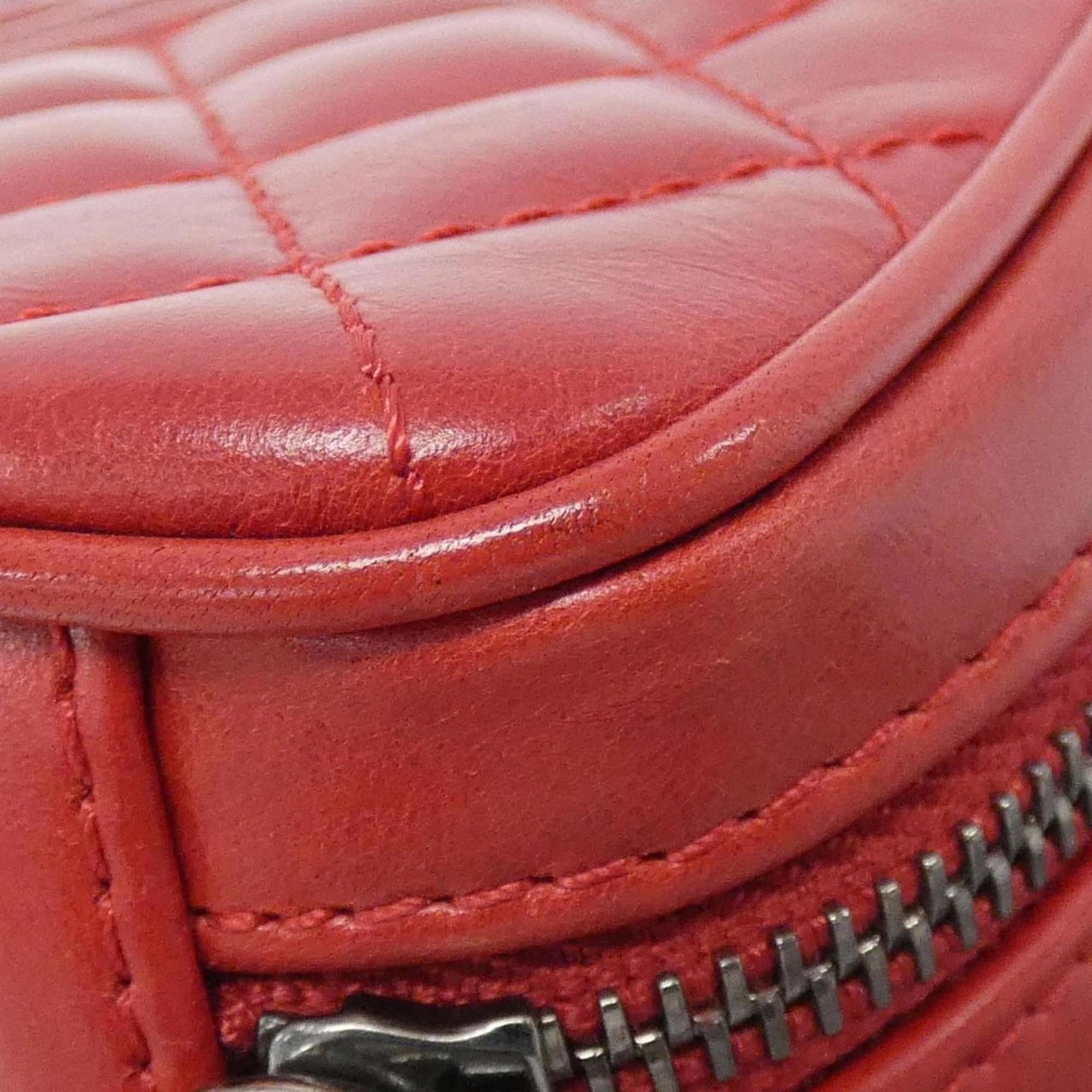 Chanel Leather Shoulder Bag (Pre-Owned)