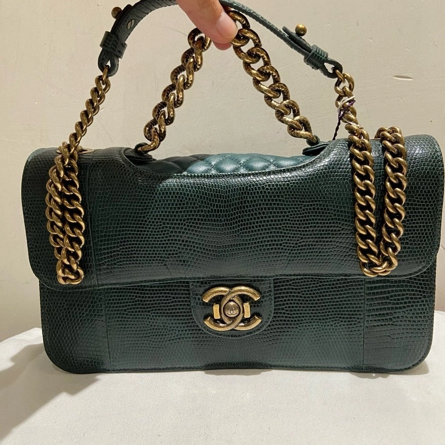 Chanel Medium Lizard Skin Shoulder Bag in Green Leather