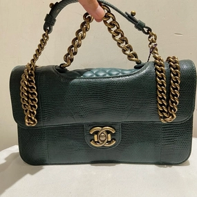 Chanel Medium Lizard Skin Shoulder Bag in Green Leather