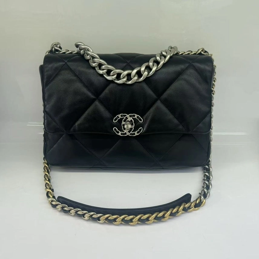 Chanel Preloved Chanel19 Bag Black Crossbody with Microchips HY127