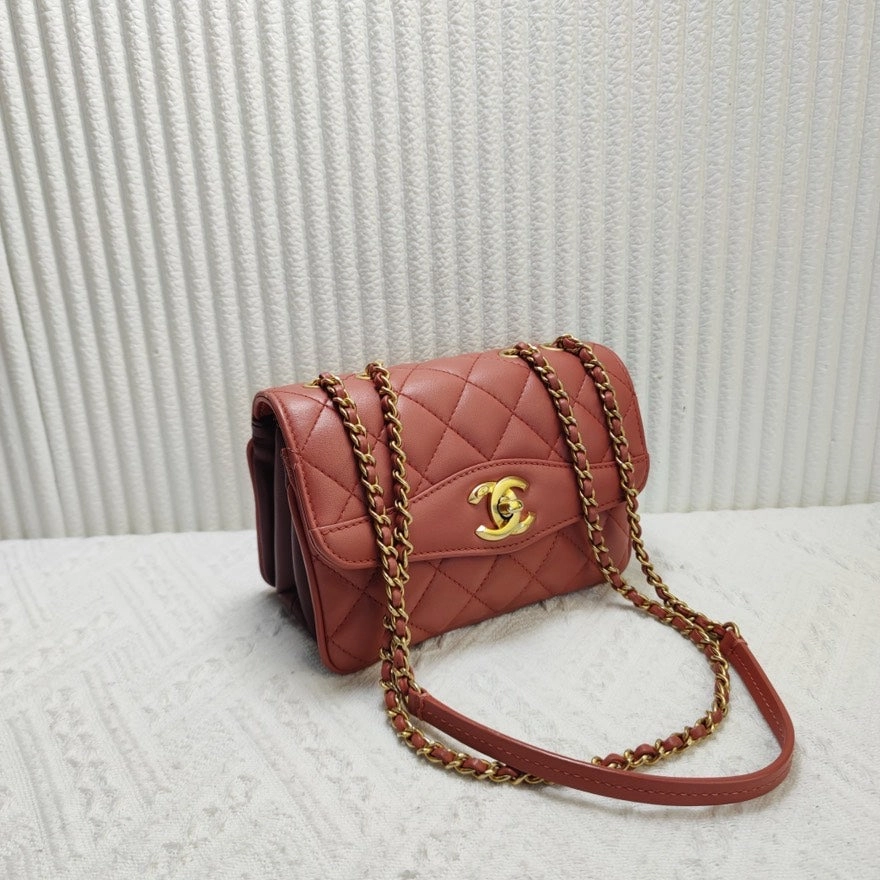 Chanel Preloved Classic Flap Bag Red Leather Shoulder Bag xr05012